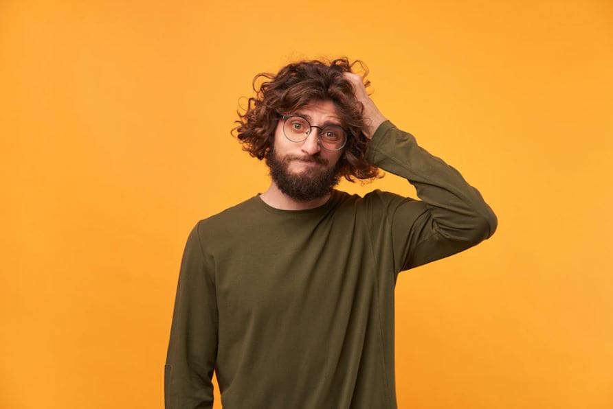 Capelli spettinati da uomo: taglio ed effetto spettinato