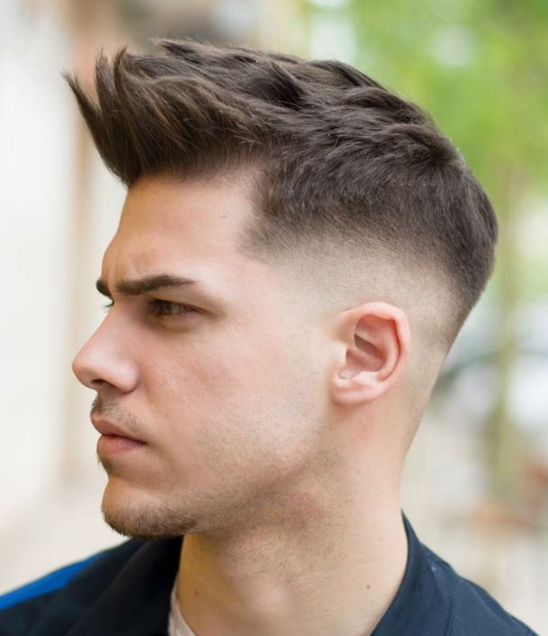 taglio uomo ciuffo avanti